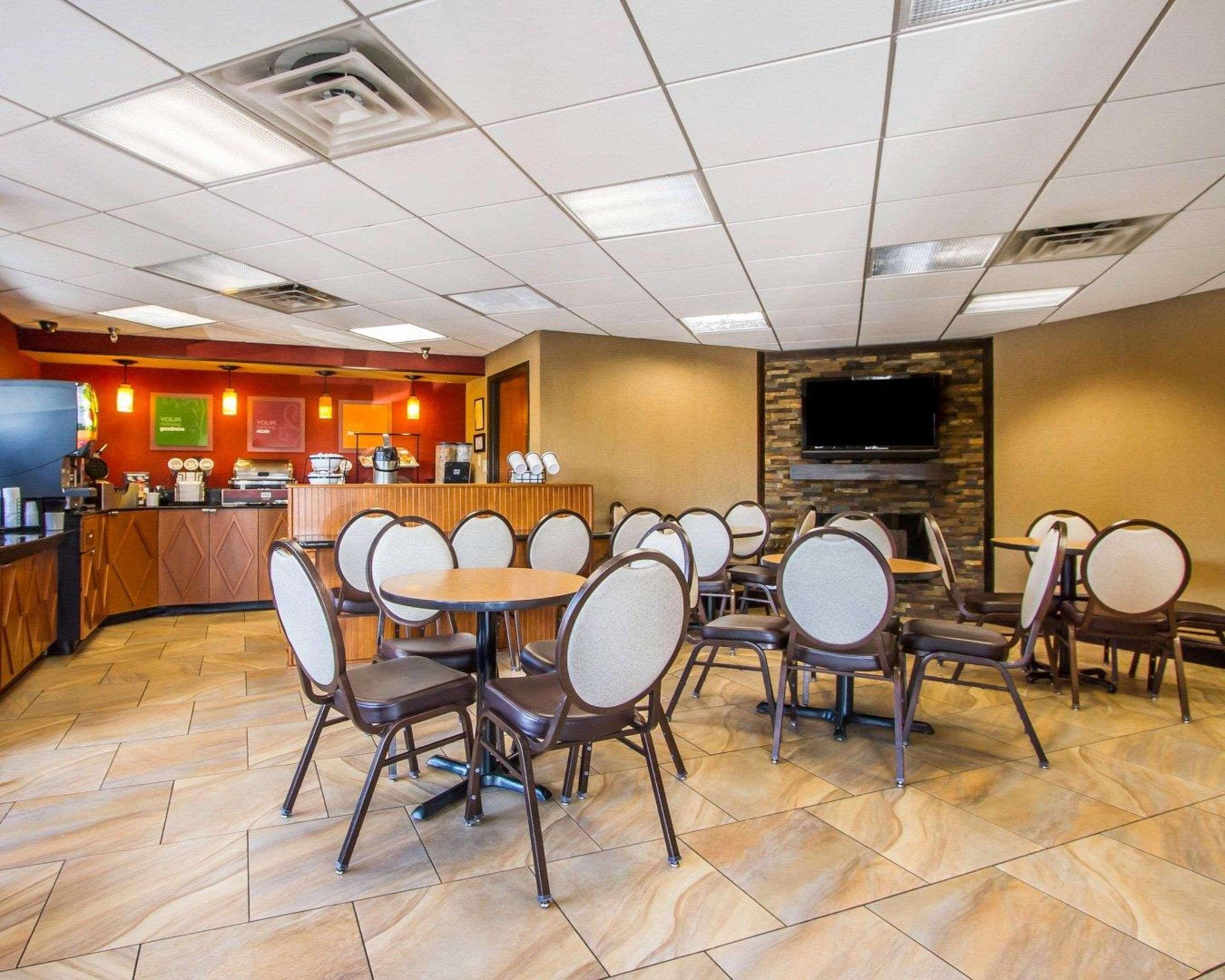 Rodeway Inn & Suites Clarksville Zewnętrze zdjęcie