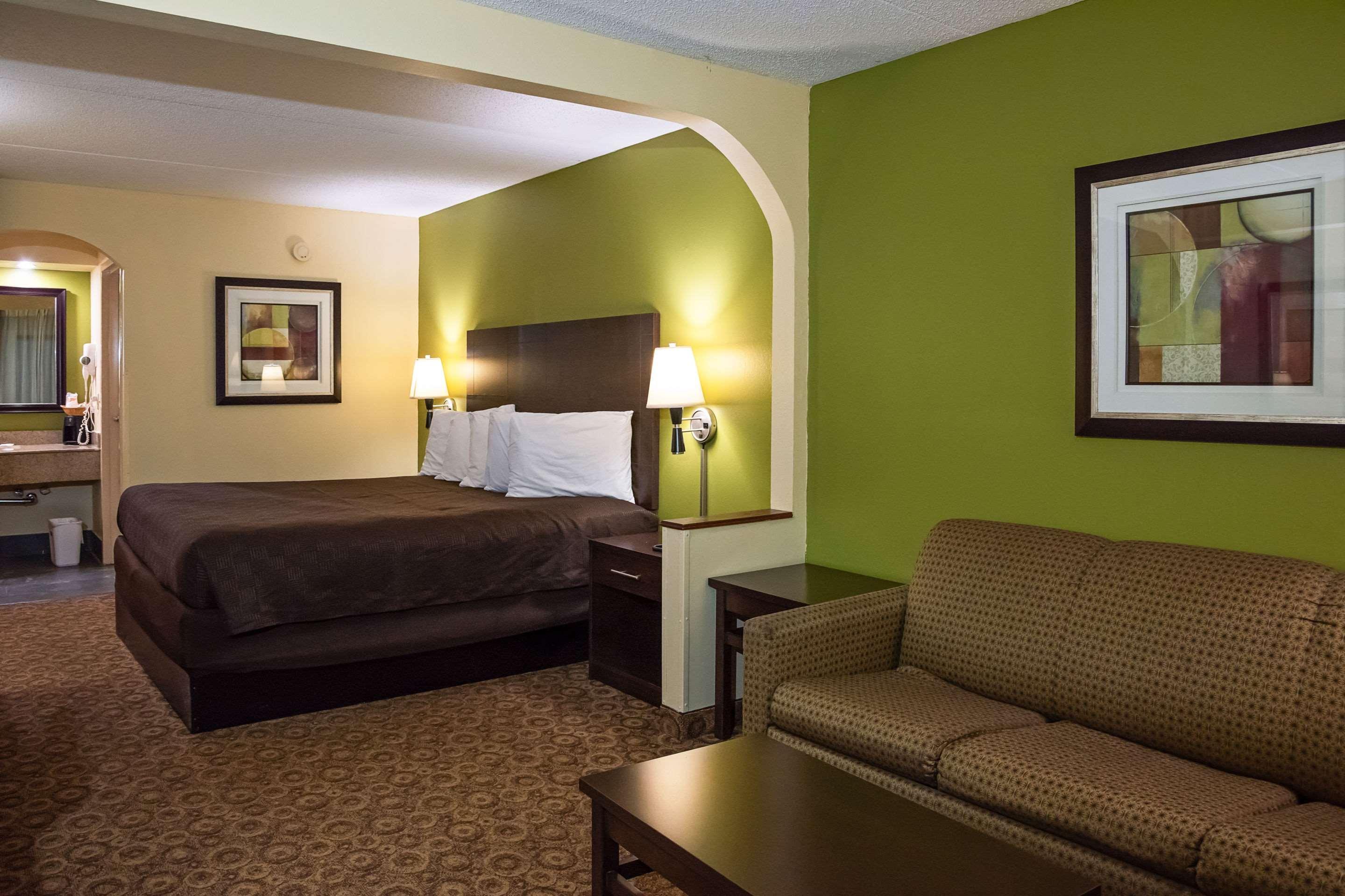Rodeway Inn & Suites Clarksville Zewnętrze zdjęcie
